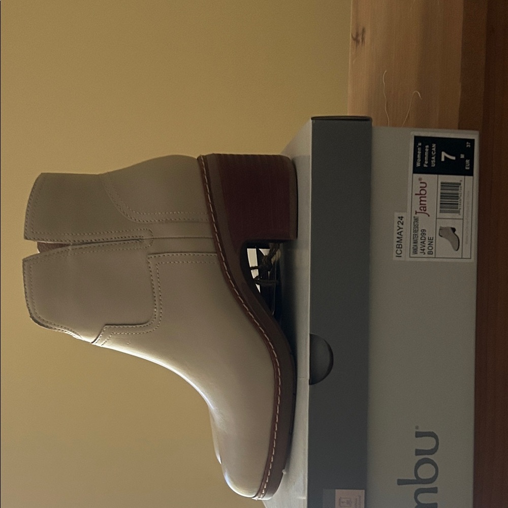 Jambu ankle boots